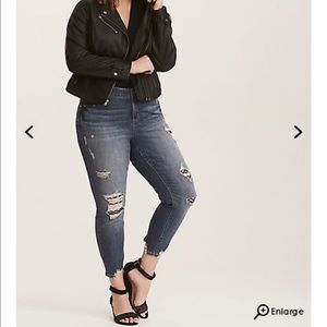 NWT Torrid girlfriend Jeans